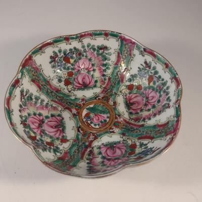 Sale Photo Thumbnail #259: Antique 'Rose Medallion' Chinese Porcelain Bowl- Approx 6 3/8" in Diameter.  Stamp on bottom- please see all pictures.