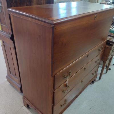 Sale Photo Thumbnail #2292: Early American Design Three Drawer Mule Chest