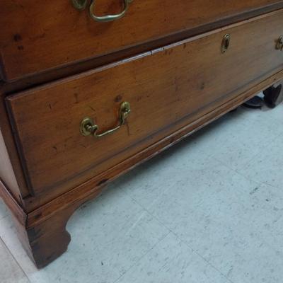 Sale Photo Thumbnail #2281: Early American Design Three Drawer Mule Chest