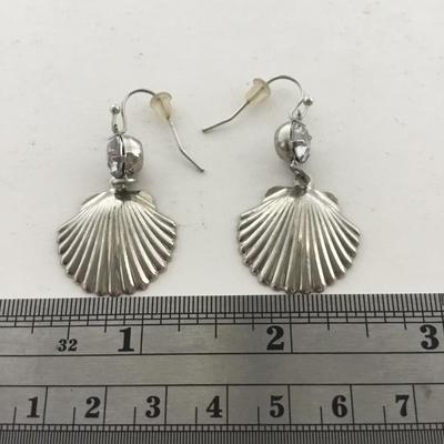 Silver tone shell fashion earrings