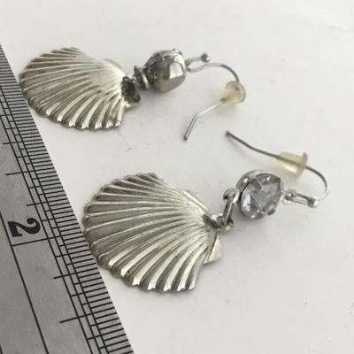 Silver tone shell fashion earrings