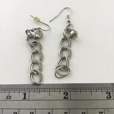 Silver tone dangle fashion earrings
