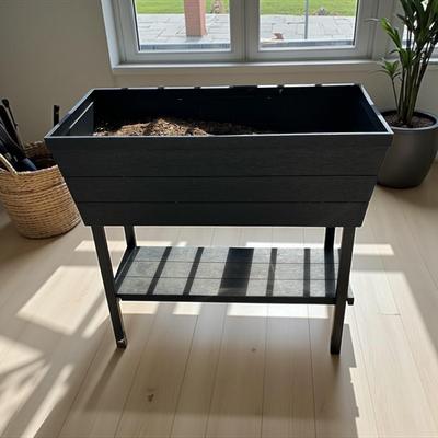 Plastic Outdoor Raised Planter Box