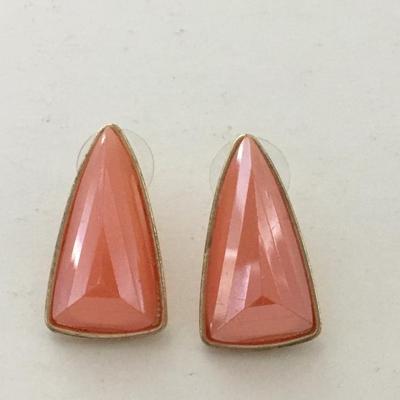 Beautiful peach fashion earrings