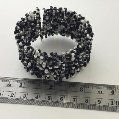 Multicolor beaded fashion bracelet