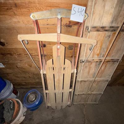 S40-Toboggan and sled