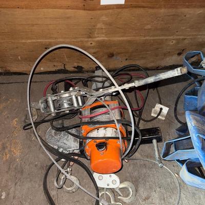 S30-Winch and Come Along