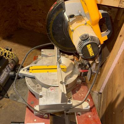 S25-Dewalt saw