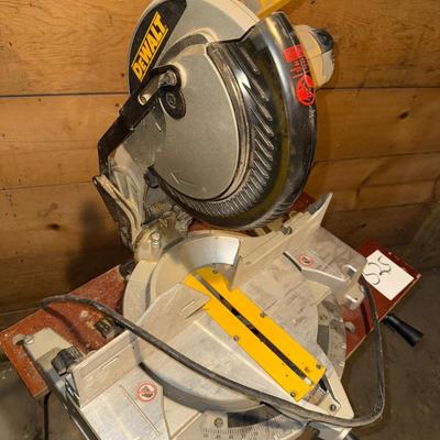 S25-Dewalt saw