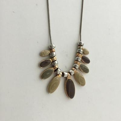 Beautiful unmarked fashion necklace