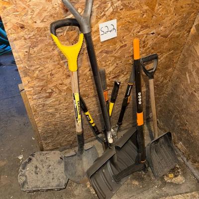 S22-Shovels/yard tools