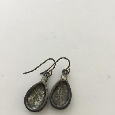 Unmarked green fashion earrings