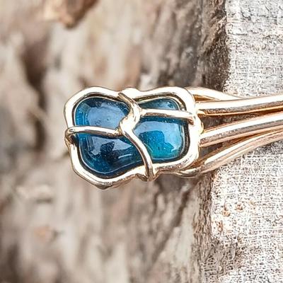 Vintage Size 7.5 men's Onyx ring marked 12 - and two vintage collectible tie clips - Balfour pickup truck & Swank blue gemstone