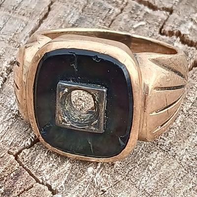 Vintage Size 7.5 men's Onyx ring marked 12 - and two vintage collectible tie clips - Balfour pickup truck & Swank blue gemstone