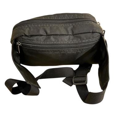 Phillips Compact Disc Player w Cords and Bag (untested)