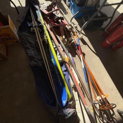 G54-Skis & snowshoes