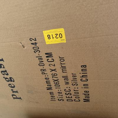 G32-Large mirror & light fixture