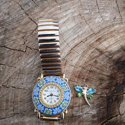Beautiful Collections Quartz watch with Millefiori-like design and a .925 silver marked Dragonfly pendant