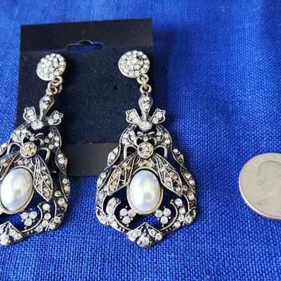 Sale Photo Thumbnail #302: Pierced drop earrings
These are sure to make a statement!