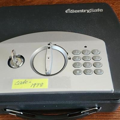 Sale Photo Thumbnail #303: Includes the key and code, digital keypad.  Very nice condition.