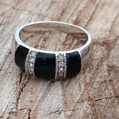 Vintage unmarked ring Size 9