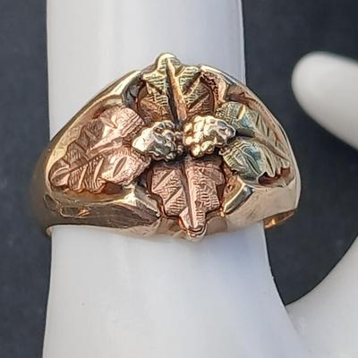 Black Hills Gold Co. marked 10k 12k ring Size - 10 K 12 K