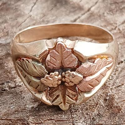 Black Hills Gold Co. marked 10k 12k ring Size - 10 K 12 K