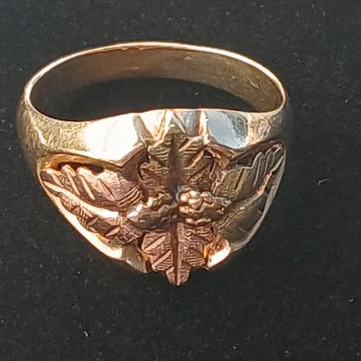 Black Hills Gold Co. marked 10k 12k ring Size - 10 K 12 K