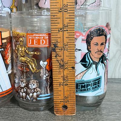 LOT 70B: Vintage Burger King Star Wars & Pizza Hut E.T. Extraterrestrial Glasses