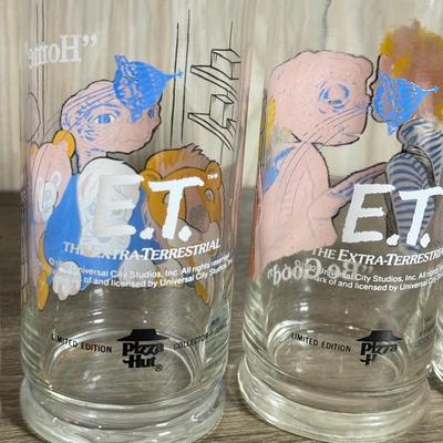 LOT 70B: Vintage Burger King Star Wars & Pizza Hut E.T. Extraterrestrial Glasses