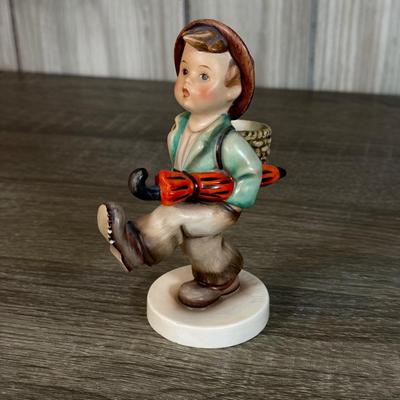 LOT 72B: Goebel M.I. Hummel Collection: 1976 & 1978 Plates & Five Figurines