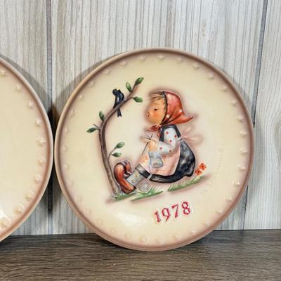 LOT 72B: Goebel M.I. Hummel Collection: 1976 & 1978 Plates & Five Figurines