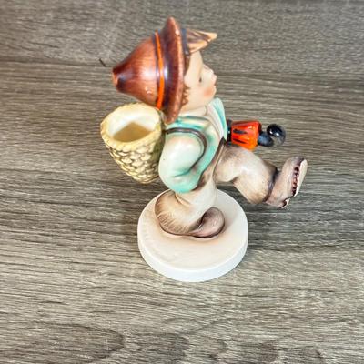 LOT 72B: Goebel M.I. Hummel Collection: 1976 & 1978 Plates & Five Figurines