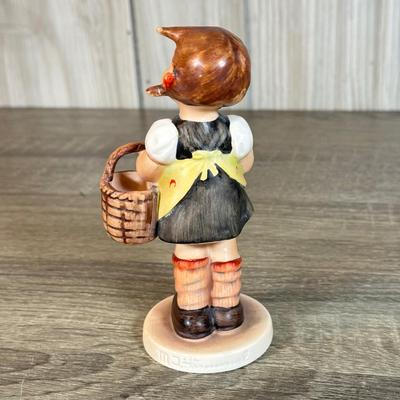 LOT 72B: Goebel M.I. Hummel Collection: 1976 & 1978 Plates & Five Figurines