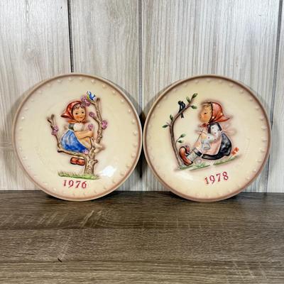 LOT 72B: Goebel M.I. Hummel Collection: 1976 & 1978 Plates & Five Figurines