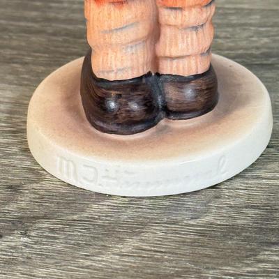 LOT 72B: Goebel M.I. Hummel Collection: 1976 & 1978 Plates & Five Figurines