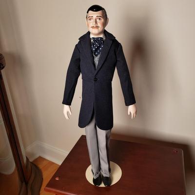 LOT 90L: Gone With The Wind Frankin Heirloom Dolls Scarlett O'Hara & Rhett Butler in Display Case