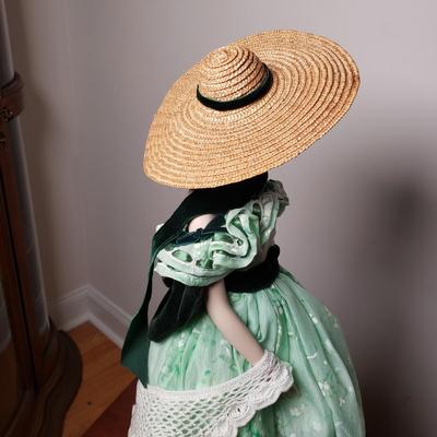 LOT 90L: Gone With The Wind Frankin Heirloom Dolls Scarlett O'Hara & Rhett Butler in Display Case