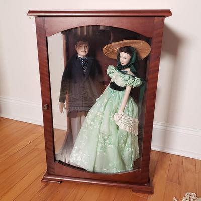 LOT 90L: Gone With The Wind Frankin Heirloom Dolls Scarlett O'Hara & Rhett Butler in Display Case
