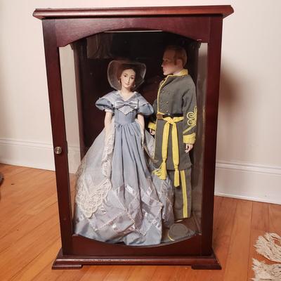 LOT 91L: Gone With The Wind Franklin Heirloom Dolls Melanie & Ashley in Display Case