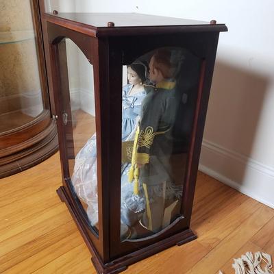 LOT 91L: Gone With The Wind Franklin Heirloom Dolls Melanie & Ashley in Display Case