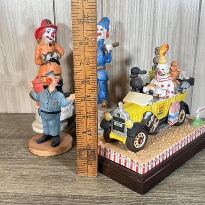 LOT 123B: Ron Lee Clown Car Sculpture w/ 2 Musical Clown Figures: Police & Fire