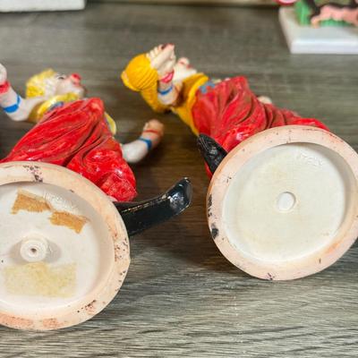 LOT 124B: Vintage Depose Italian Clown Figures, Simple Spinning Clown Toys, Carousel House Bank & More