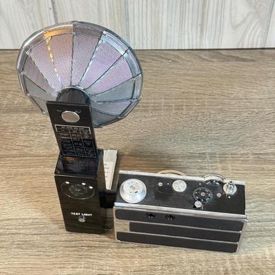 LOT 129B: Vintage Argus Film Camera w/ Detatchable Foldable Flash