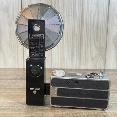 LOT 129B: Vintage Argus Film Camera w/ Detatchable Foldable Flash