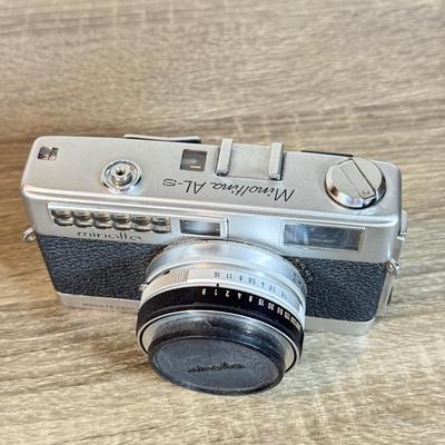 LOT 130B: Vintage Minolta AL-s 35mm Film Camera w/ Telephoto Lens