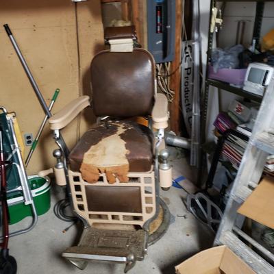 LOT 132G: Antique Theo. A Kochs Barber Chair