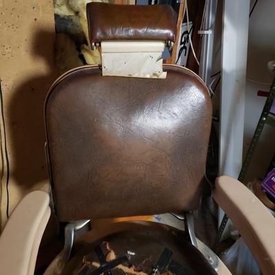 LOT 132G: Antique Theo. A Kochs Barber Chair
