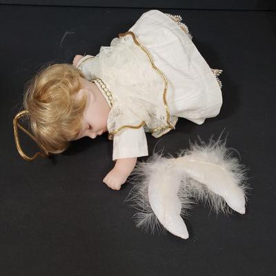 LOT 138D: Collection of Porcelain Dolls/Angels by Hamilton Collection, Franklin Heirloom & Cindy McClure