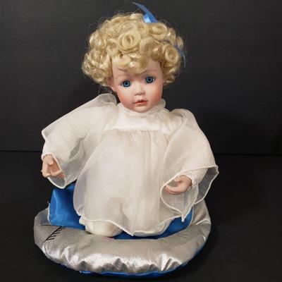 LOT 138D: Collection of Porcelain Dolls/Angels by Hamilton Collection, Franklin Heirloom & Cindy McClure